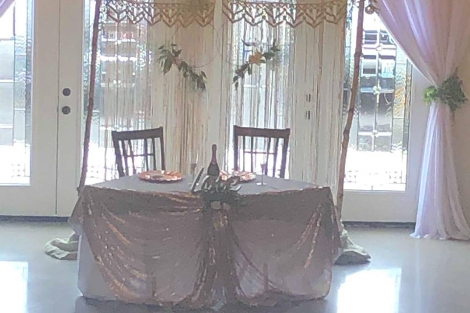 Sweetheart table Southern Bell