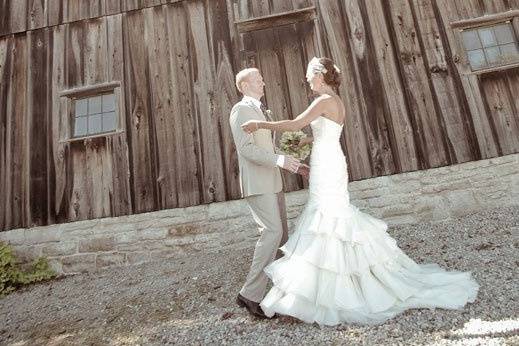 Charleston bride, Kerry, wore Modern Trousseau's Mika gown for her 2012 wedding in South Carolina.