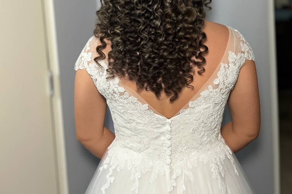 Curly bridal hair