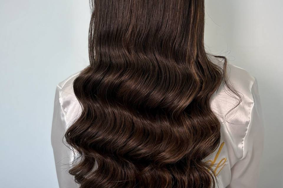 Glam waves long thick hair