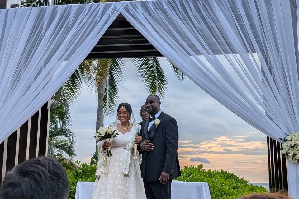 Newlyweds in Jamaica