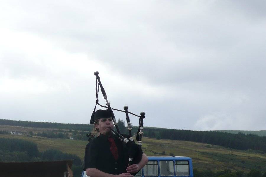 Professional Bagpiper Ross Naismith www.BagpiperRoss.com