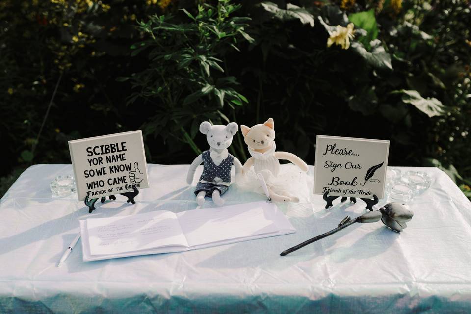 Welcome table