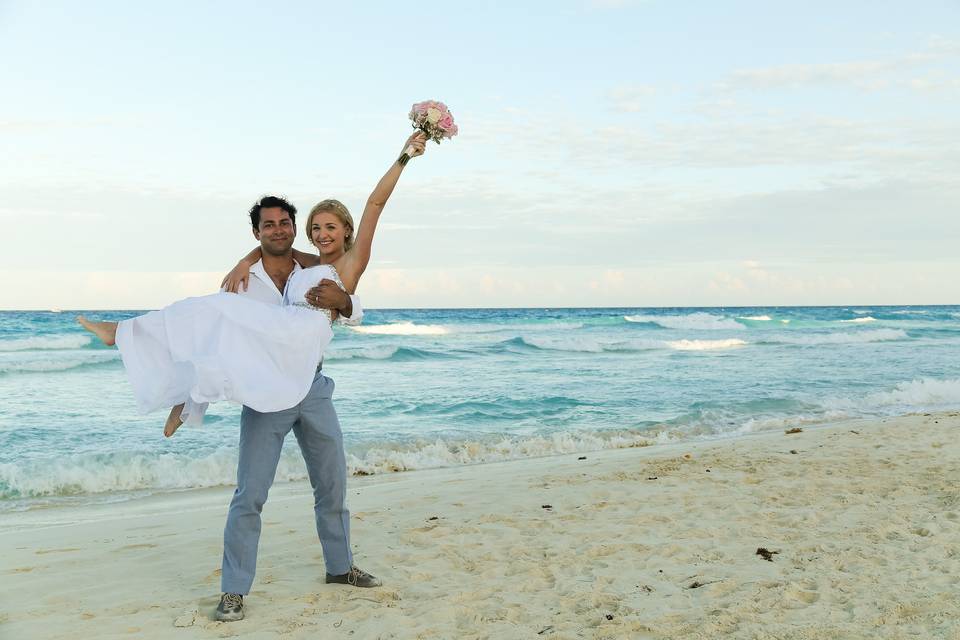 Cancun Wedding Minister/Officiant