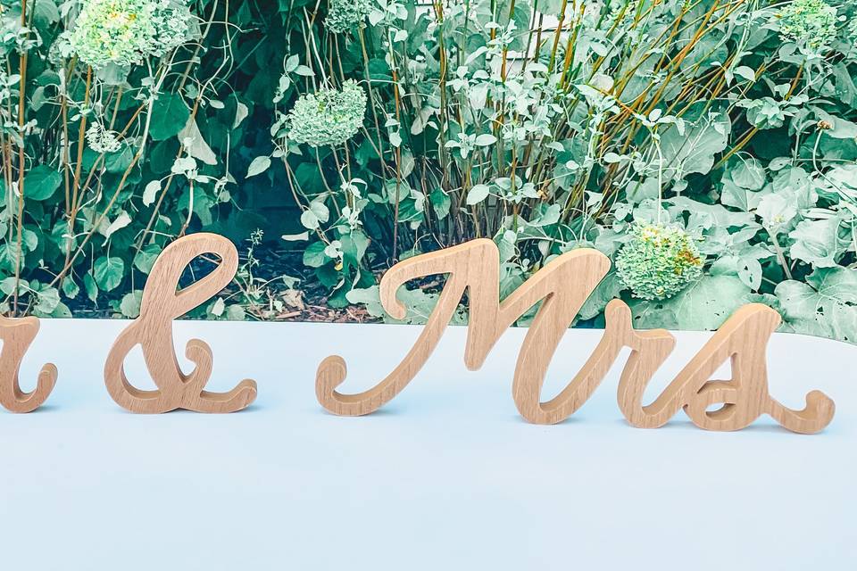 Wooden Mr & Mrs Sign