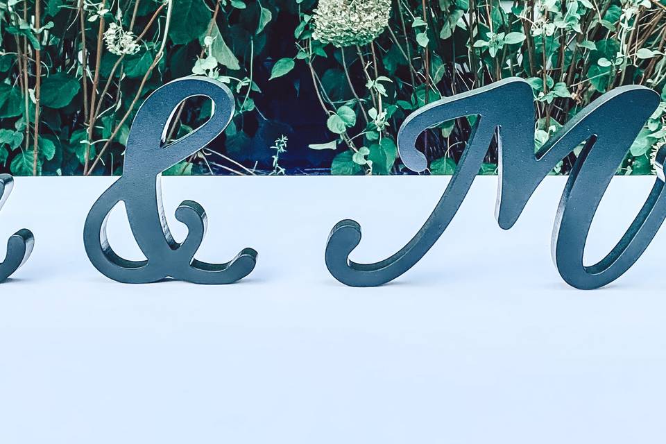 Black Wooden Mr & Mrs Sign