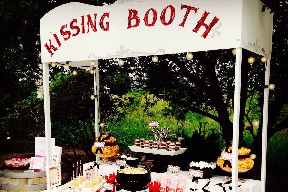 Kissing booth