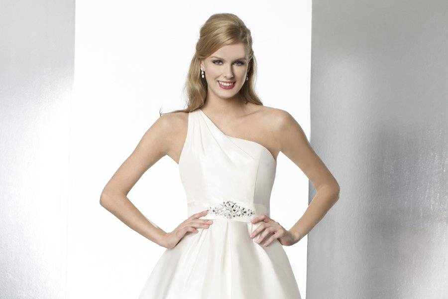 T561This short and sassy taffeta gown features a sash accented with beading on the waist. Finished with a zipper closure.