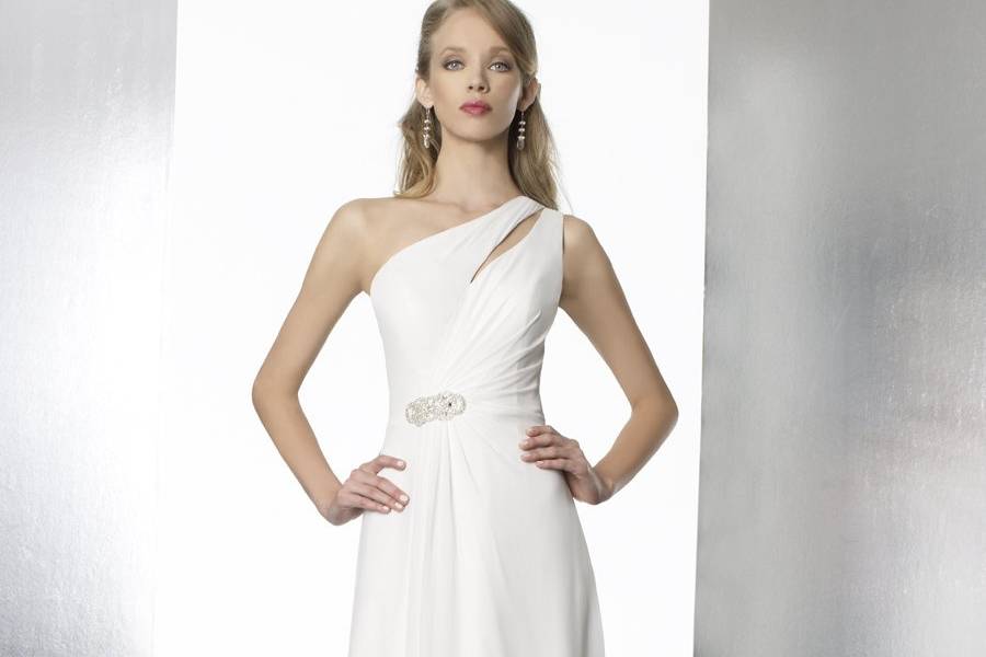 Style T563This chiffon A-line featuresa one shoulder with keyhole detailing. The waist is accented with beading and finished with a zipper closure.