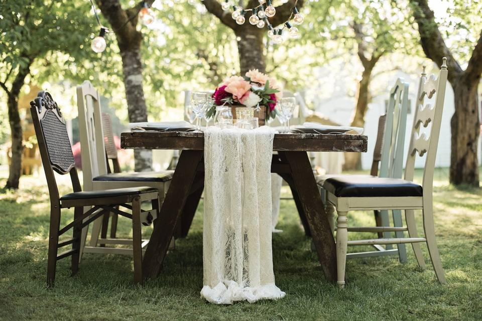 From Rustic Farm Tables to Sleek & Modern we love designing weddings that fit the Bride and Groom perfectly.
