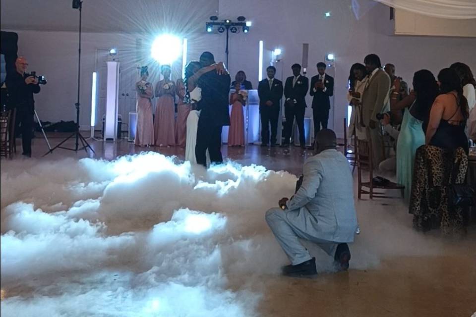 Amazing! Dancing on a Cloud