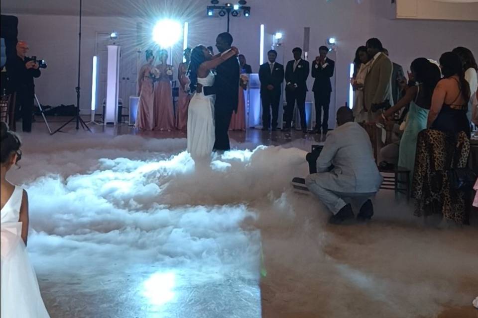 Amazing! Dancing on a Cloud