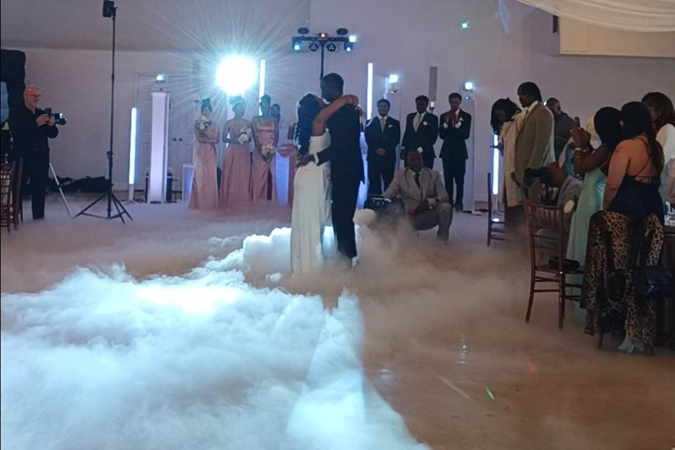 Amazing! Dancing on a Cloud