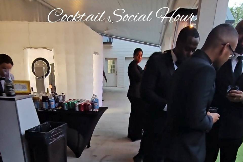 Cocktail Social Hour