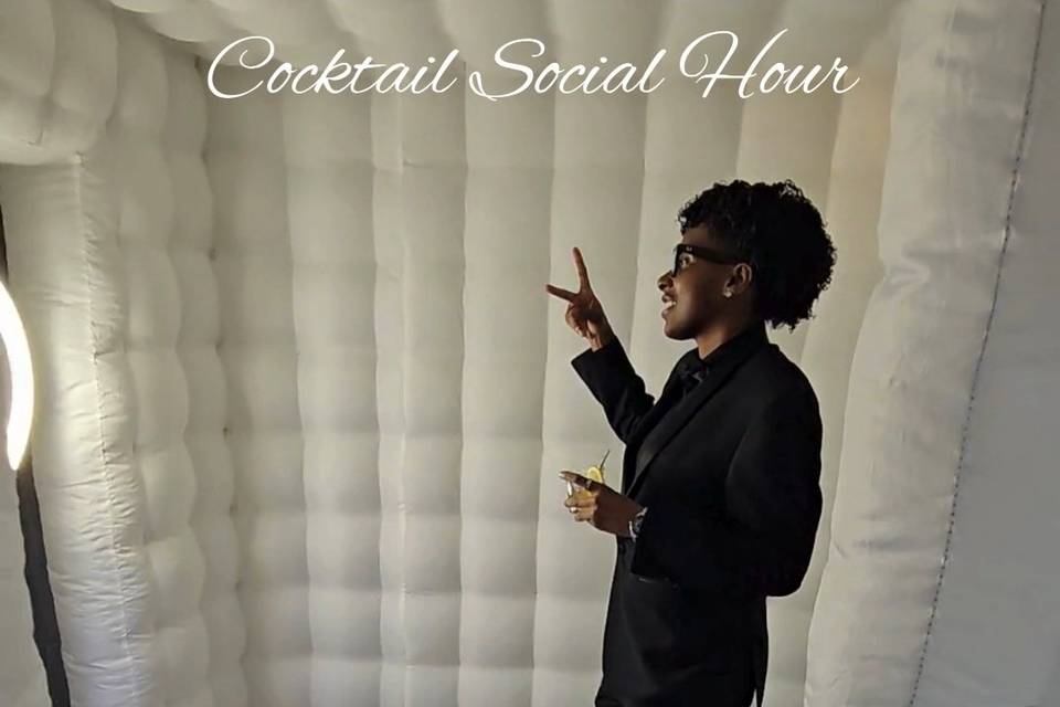 Cocktail Social Hour