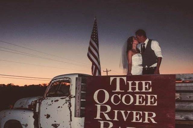 The Ocoee River Barn