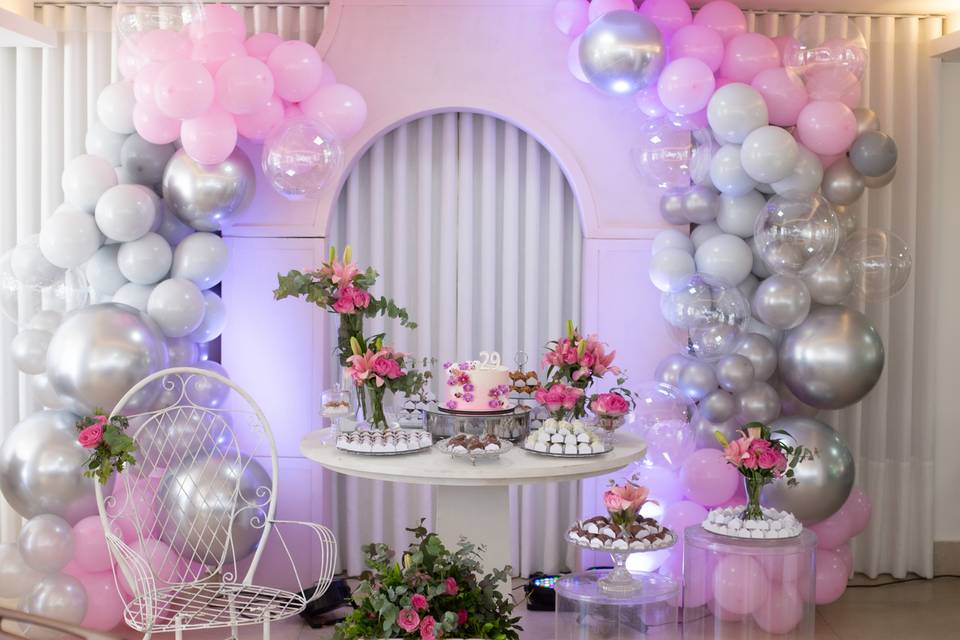 Lux Balloon & Bloom Decor
