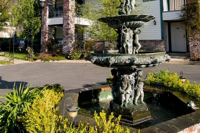 Grass Valley Courtyard Suites