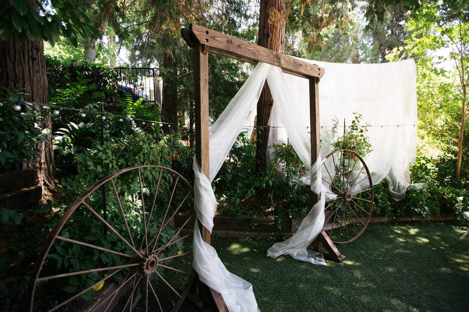 Simple wedding arbor