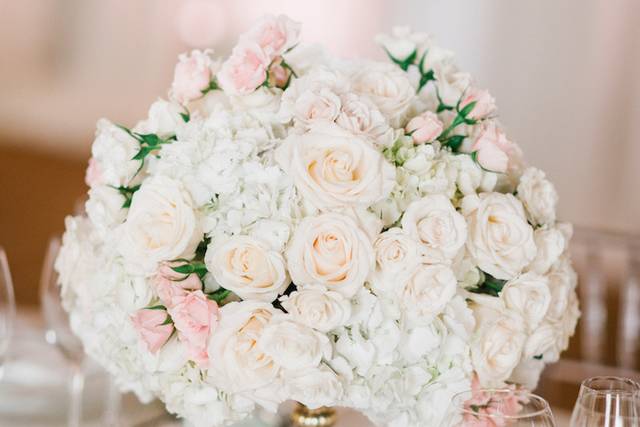 Sweet looking flower arrangements