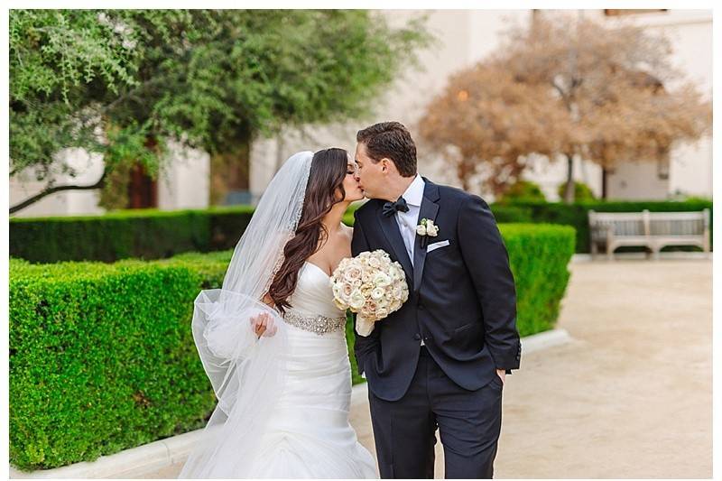 Floral and Event Design: Posh PeonyProfessional Photos by: Mike Aric Photography