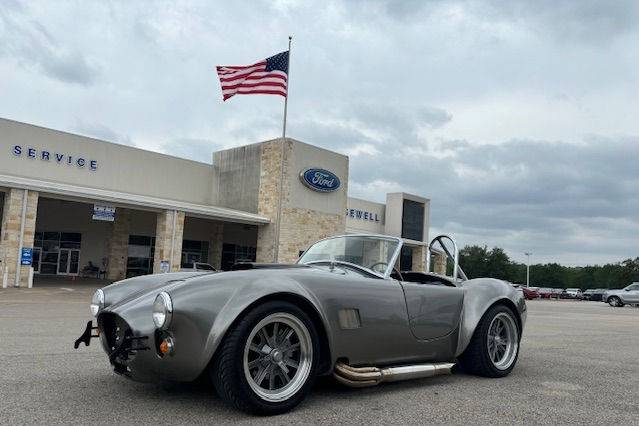 Lucy - 1965 Shelby Cobra Rep