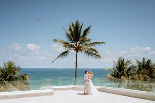Pelican Grand Beach Resort