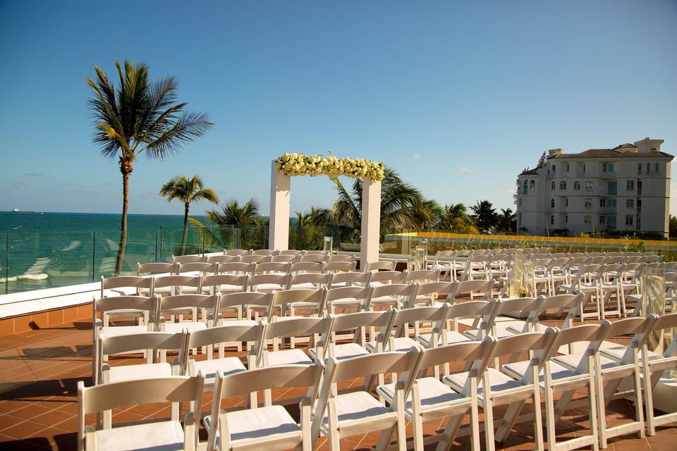 Pelican Grand Beach Resort