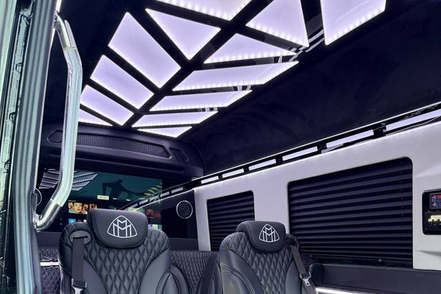 28-maybach-jet-front-cabin.jpg