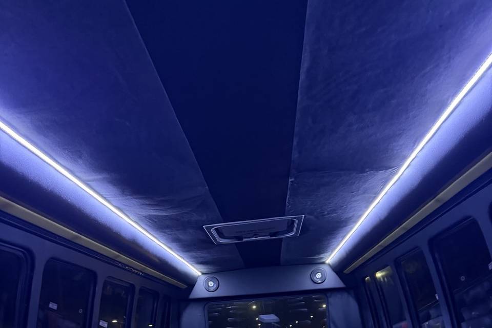 64-grech-mini-coach-27-interior.jpg