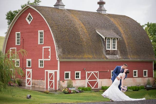 Couple by a rustic barn - Memory Montage Photography