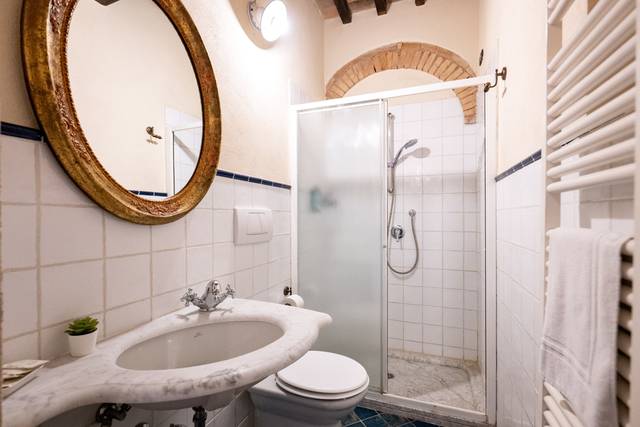 Turandot bathroom