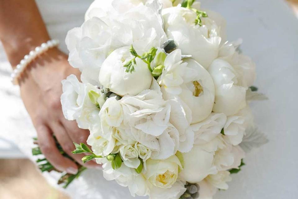 Bride & Blooms
