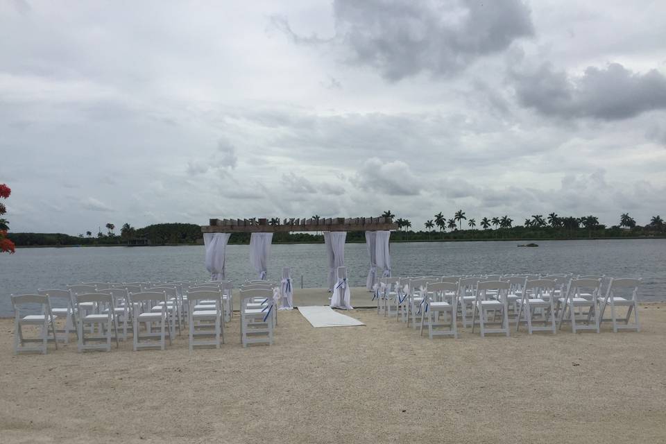 Barefoot To Elegant Wedding Officiants of South and Central Florida