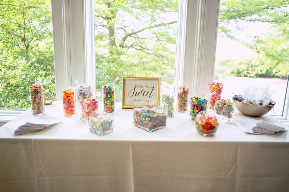 Candy station