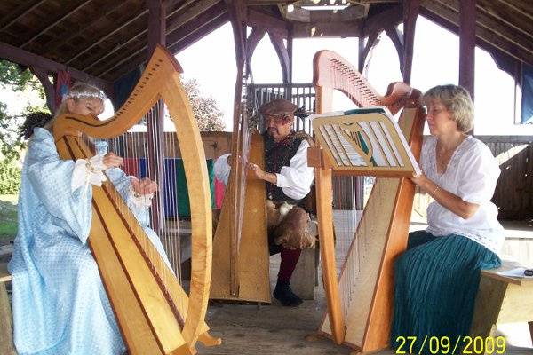 Reuben performing with his students in the Pavilion at the Minnesota Renaissance Festival.