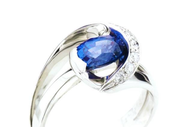 Custom Blue Sapphire and Diamond Vision ring in White Gold by Mark Schneider