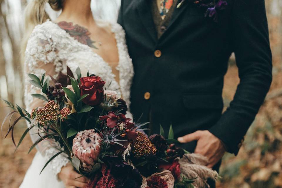 Moody bridal bouquet