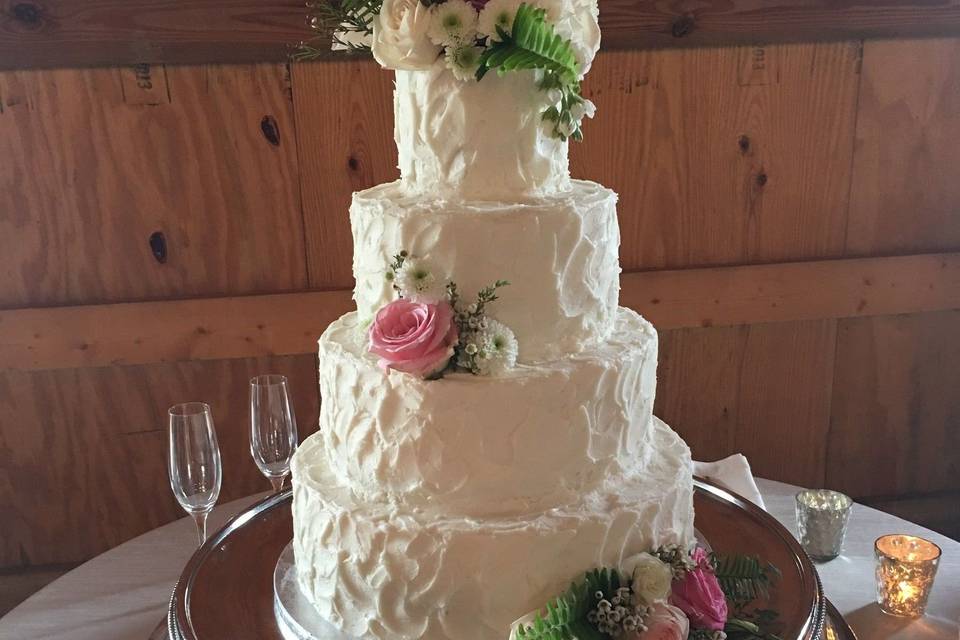 Wedding Reception Cliffs Mountain Park Barn. Cake by Kathy Norris
