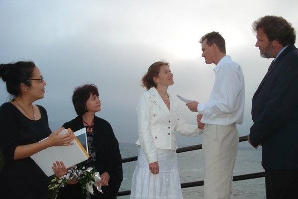 Heisler Park ceremony with Laguna Beach officiant / Celebrant / civil minister.