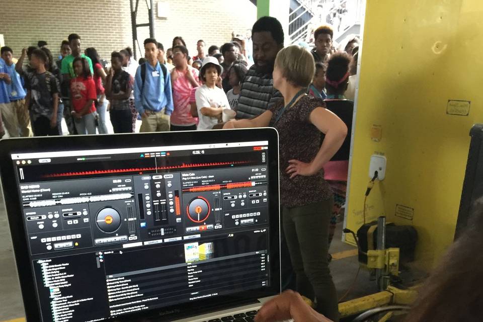 DJ mixer equipment