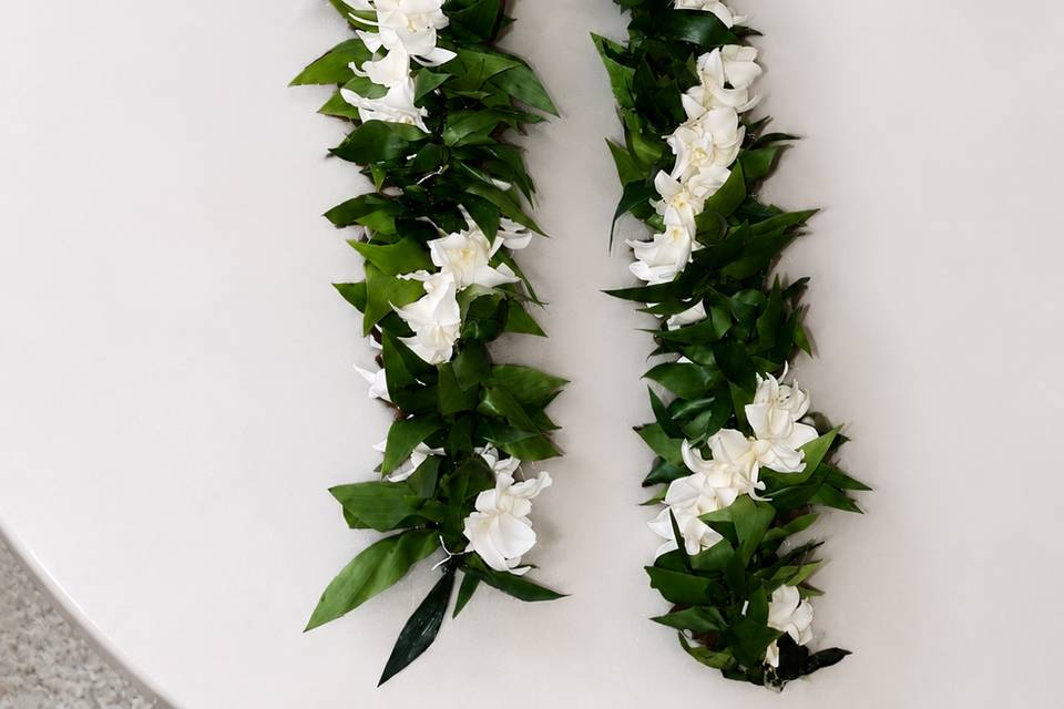 Orchid Twist Lei