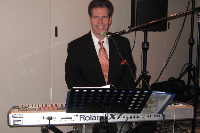 NJ Pianist Arnie Abrams