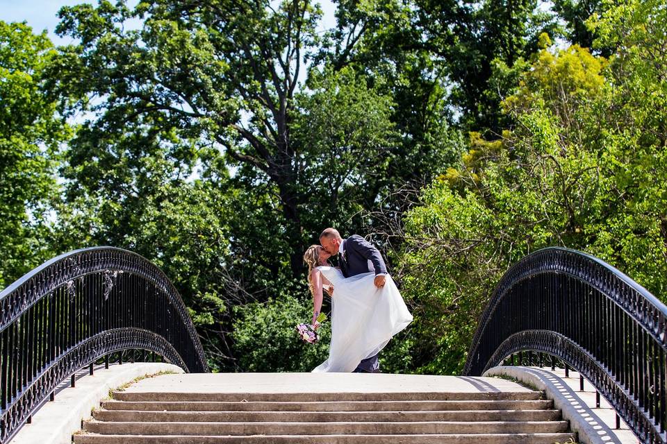 Kiss on the bridge