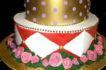 Available to coordinate with your personal color palette, this cake offers a sense of fashionable fun.