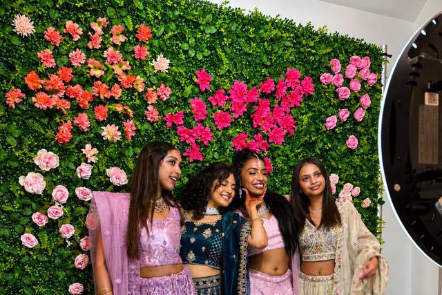 Floral Wall Experience