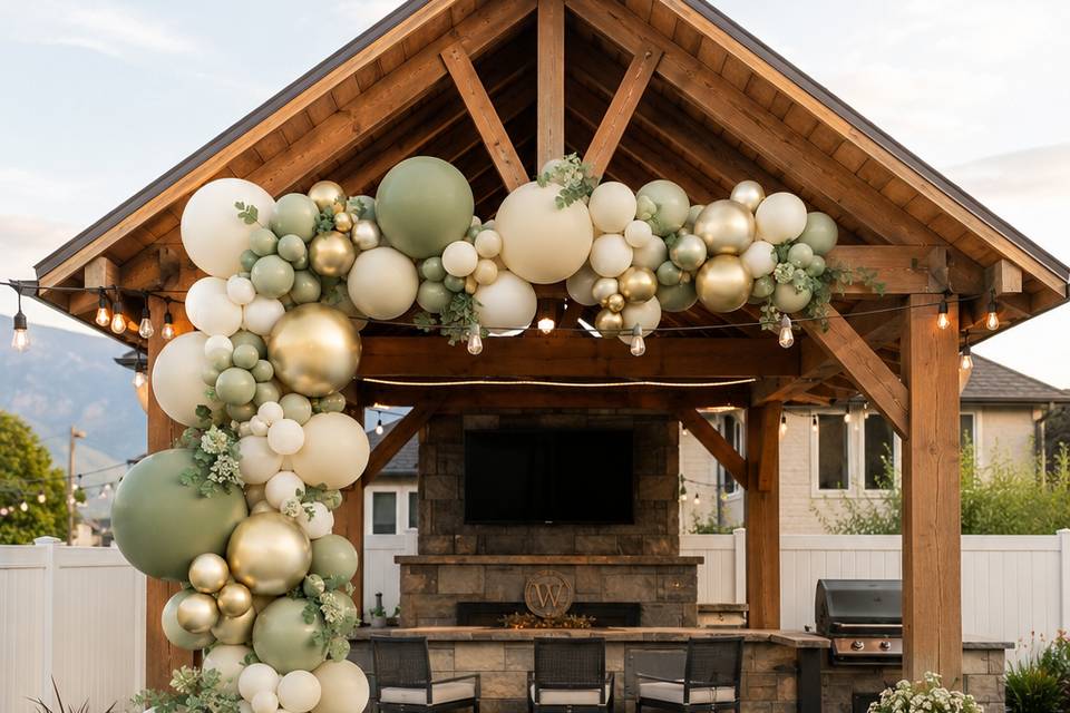 WE DO BALLOONS Backyard dreams
