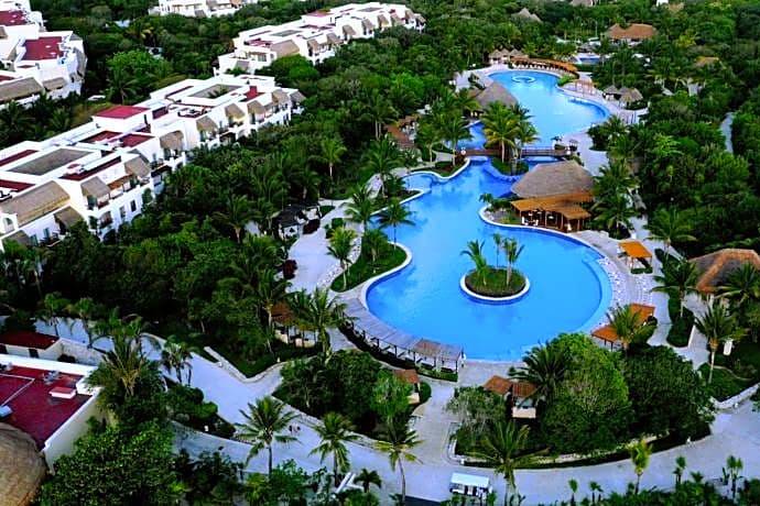 Valentin Imperial Cancun