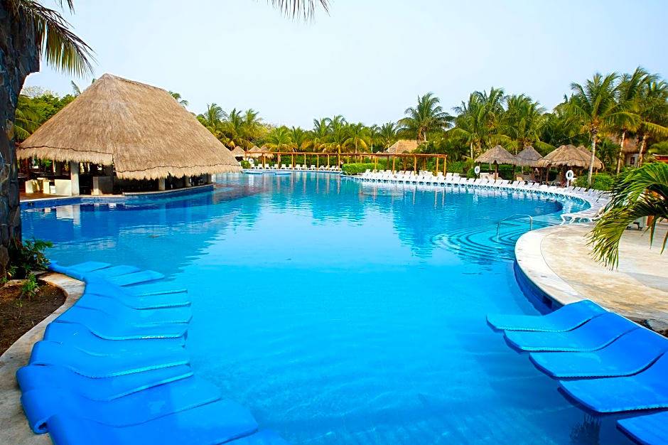Valentin Imperial Cancun