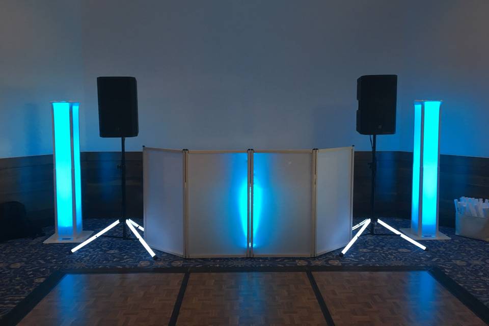 DJ Booth with 6' glow totems